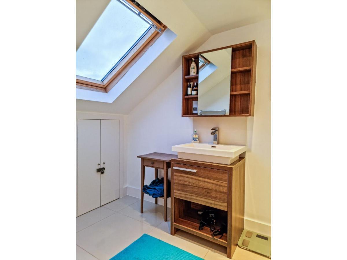 Pass The Keys Family Friendly 2 Bedroom Gem In Shepherd'S Bush 런던 외부 사진